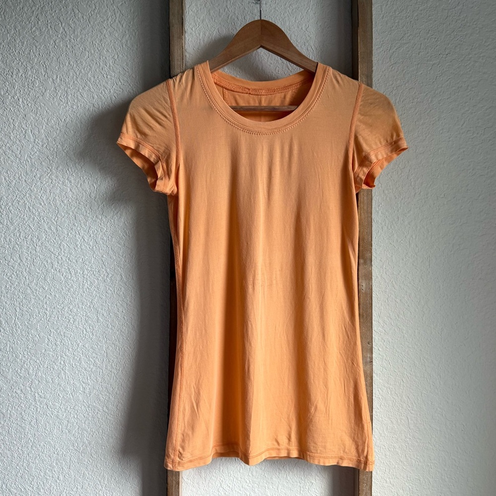 Lululemon orange fitted t-shirt sz: 6